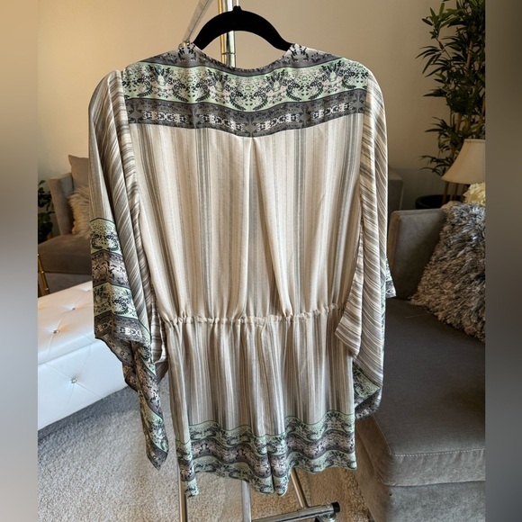 BCBG Blakely Romper Dusty Sage Mulitcolor Size Small New NWT - Picture 5 of 11